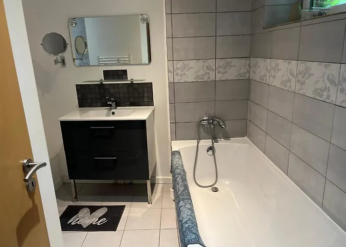 Apartment Le Grand Huit Wifi Parking Un Sejour A Part Saint-Julien-lès-Metz